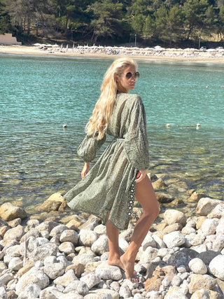 Meja Kimono